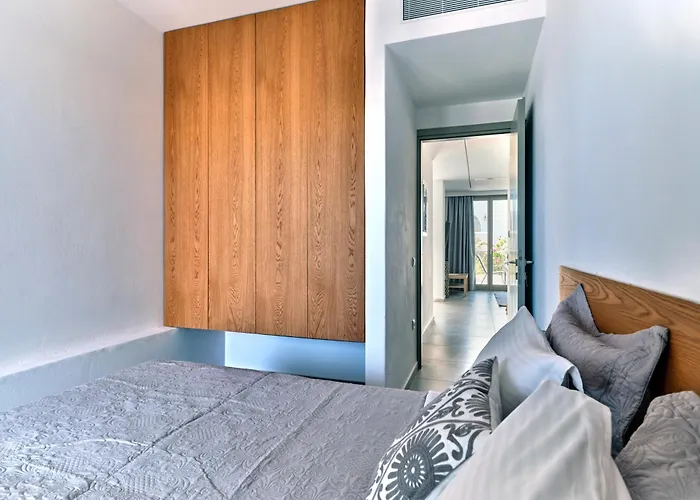 Paros Gem * Naousa (Paros)