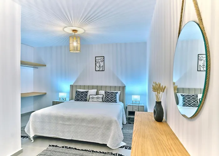 Paros Gem Naousa (Paros)